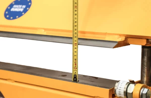 Листогиб EuroMaster LBM 200 PRO